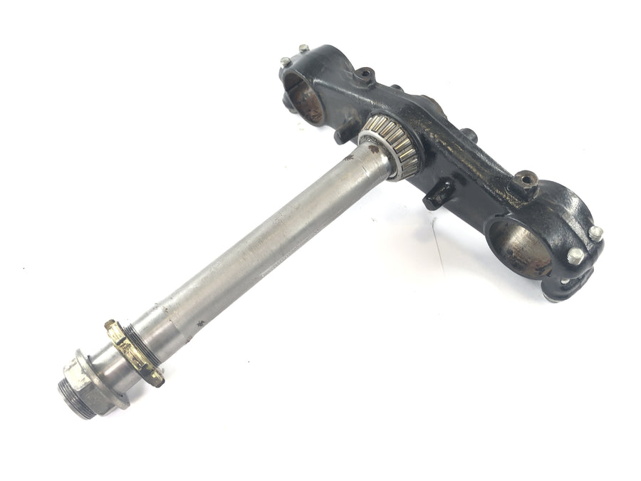Honda NX 650 RD08 [1995] - Puente de la bifurcación debajo de la tasa impositiva del manillar