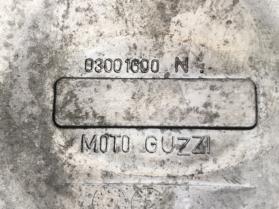 Moto Guzzi California 1100 EV KD [2002] - Tapa del motor de cubierta de maquinaria ligera