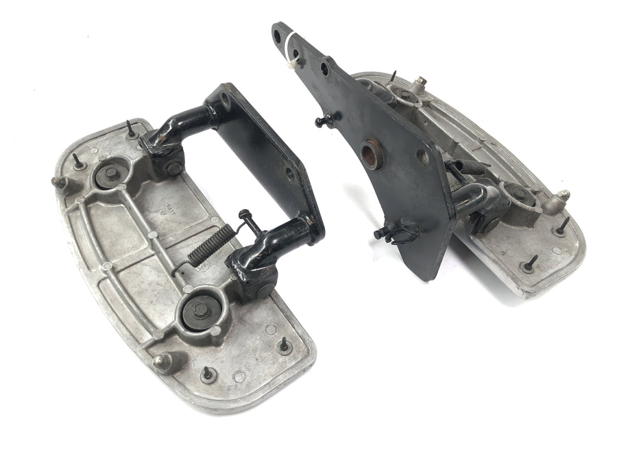 Kawasaki VN 1500 Classic Vnt50d [2001] - Patada de cabecera del conductor del fútbol a la izquierda y a la derecha