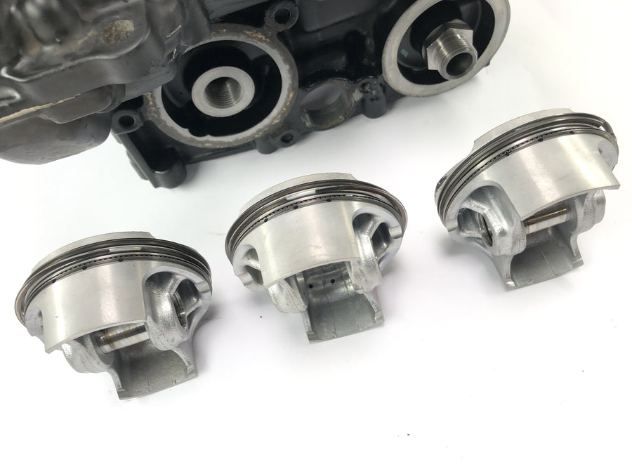 Triumph Street Triple R 675 D67LD [2010] - Motor Motor Housing con enchufes y pistones
