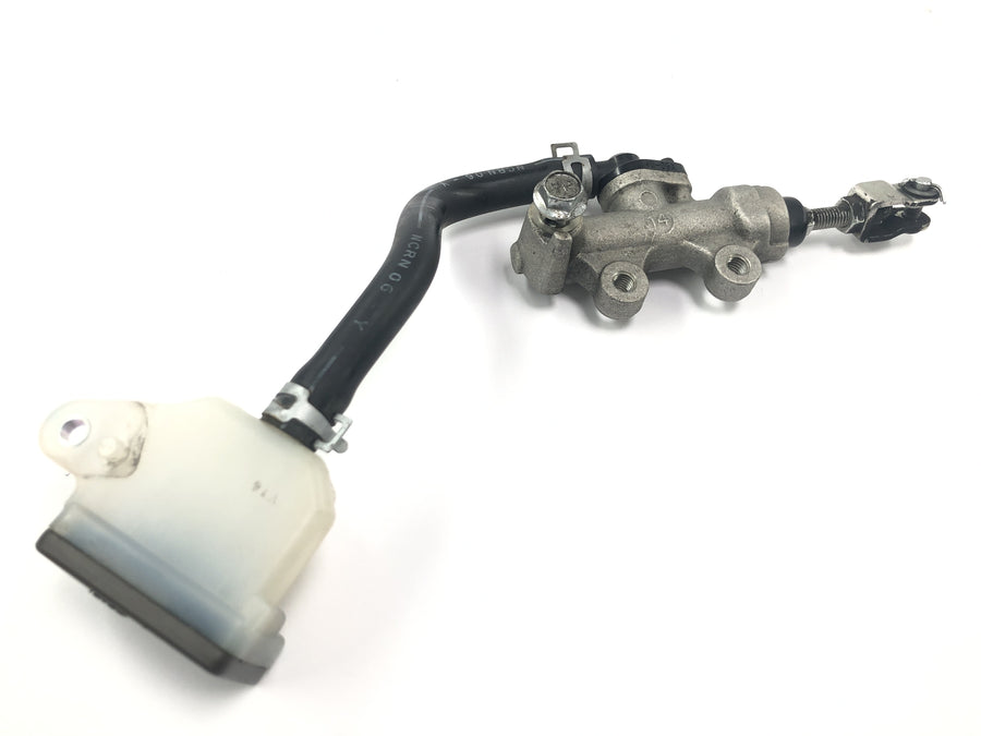 Suzuki GSF 1250 SA Bandit WVCH [2007] - Bomba de freno de pie Bomba de freno trasero