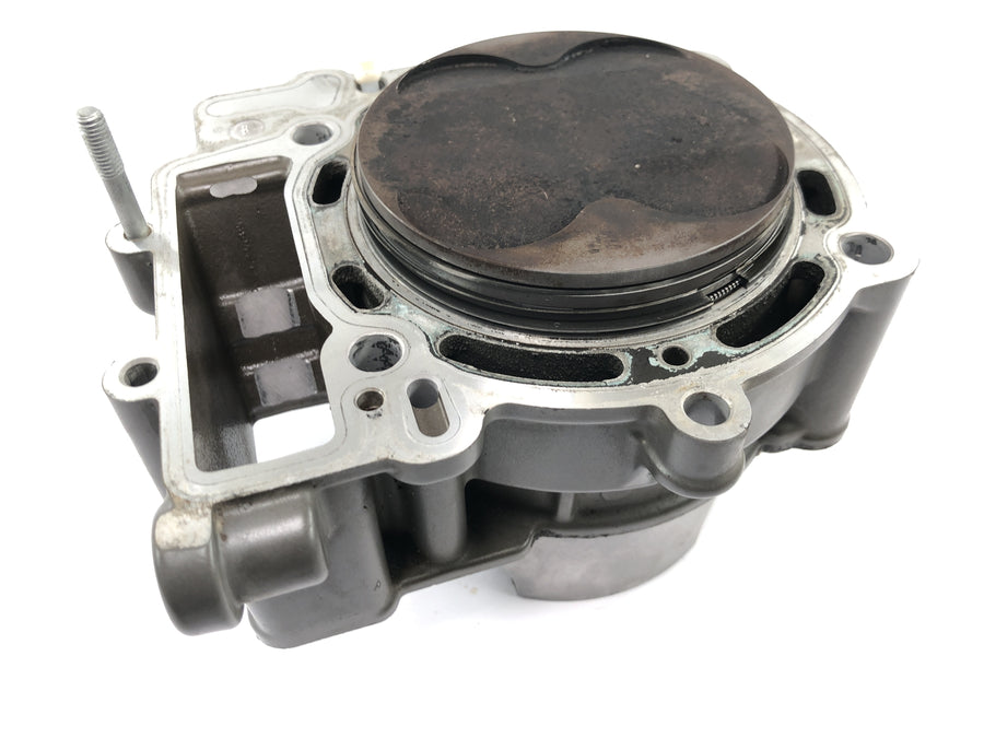 KTM 950 Adventure LC8 [2004] - Cilindro con pistón trasero