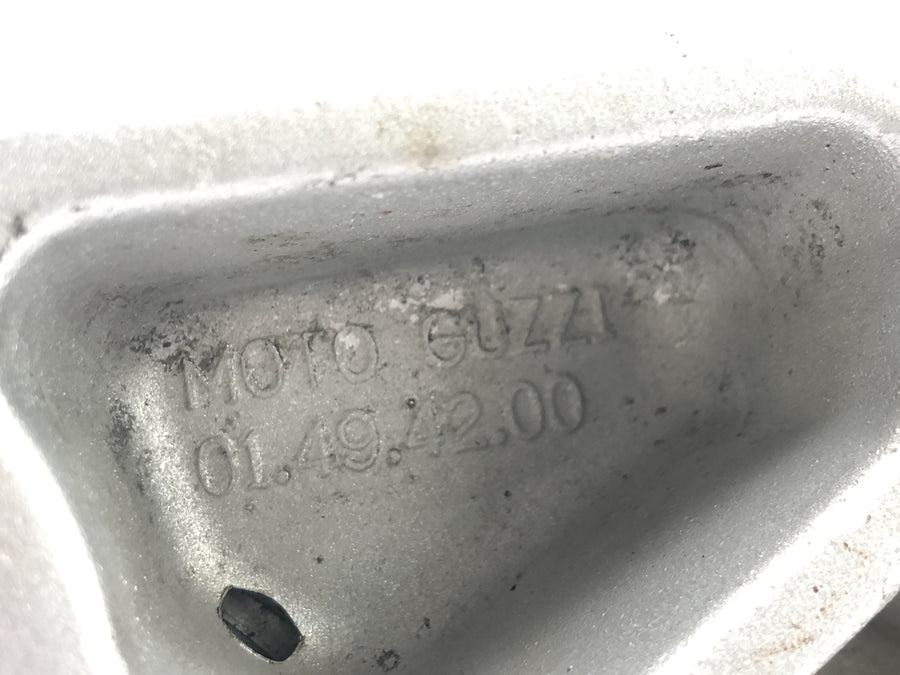 Moto Guzzi V11 Sport [1999] - abrazadera inferior de horquilla, puente de dirección