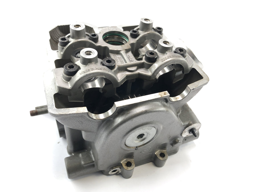KTM 950 SM LC8 [2008] - cabeza de cilindro en la parte posterior