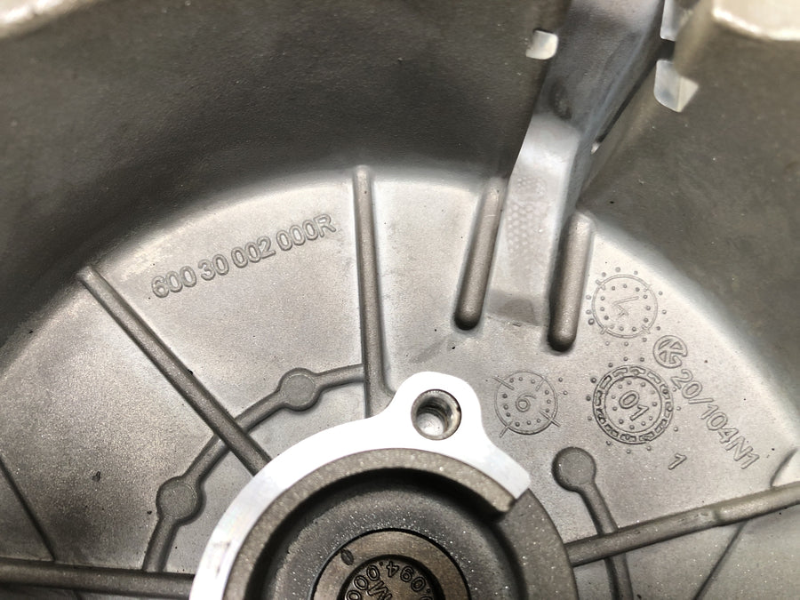 KTM 950 SM LC8 [2008] - Tapa del motor de cubierta alternador a la izquierda