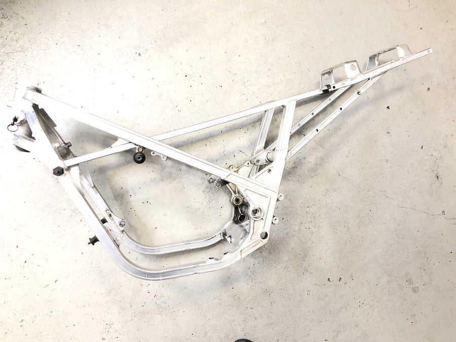 Suzuki RG 250 Gamma GJ21D [1987] - Bastidor principal sin papeles