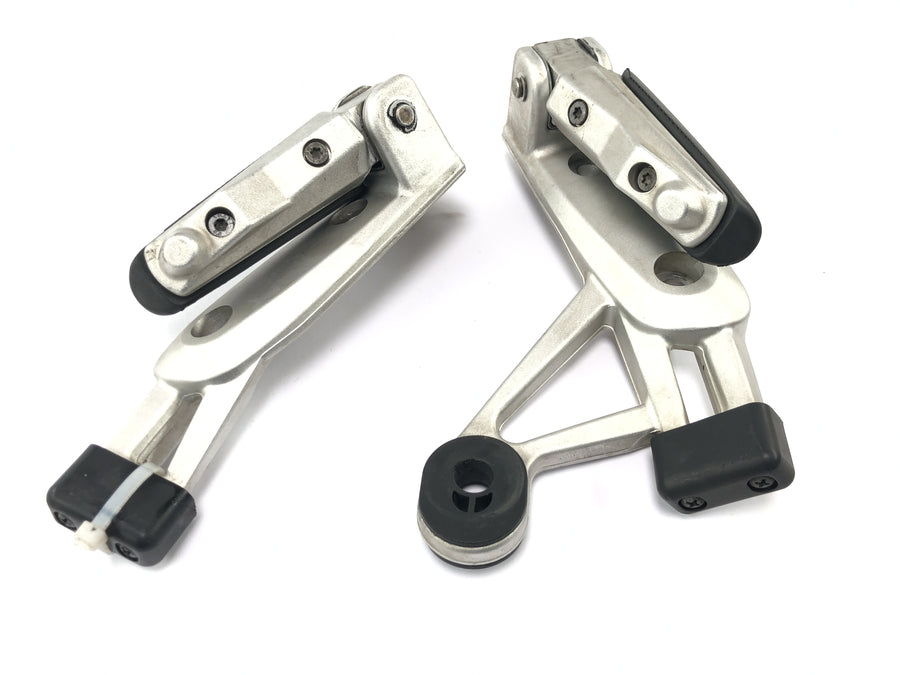 BMW R 1200 R R1ST [2008] - Estriberas para pasajero con soporte par izquierdo y derecho