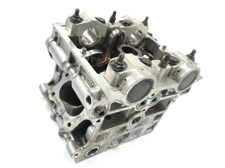 Ducati 999 H4 [2003] - cabeza de cilindro en la parte delantera