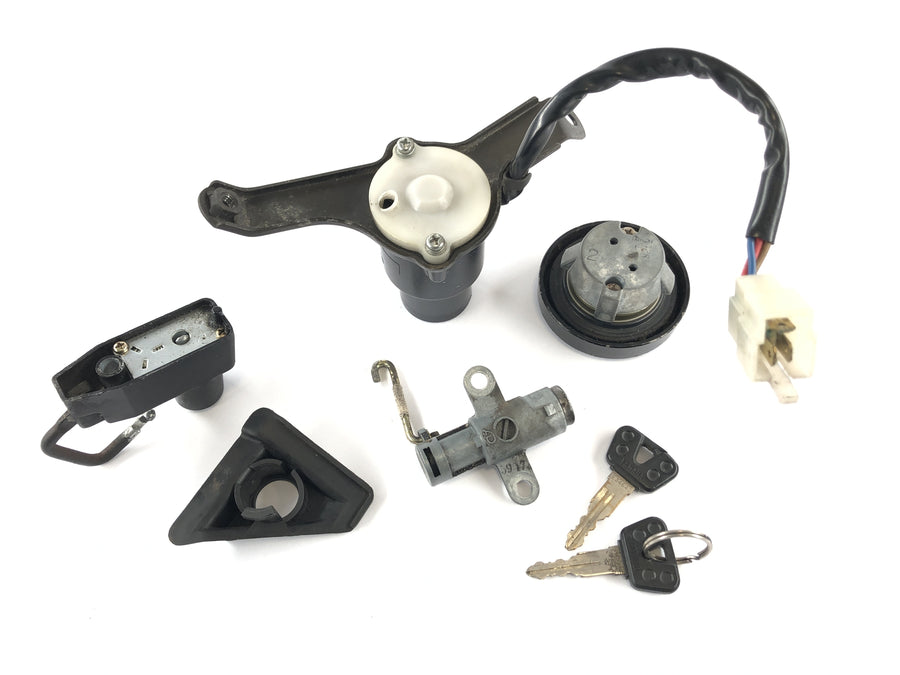 Yamaha v Max 1200 2we [1996] - Locksmith Filling Lock Tank Lock Helmschloss
