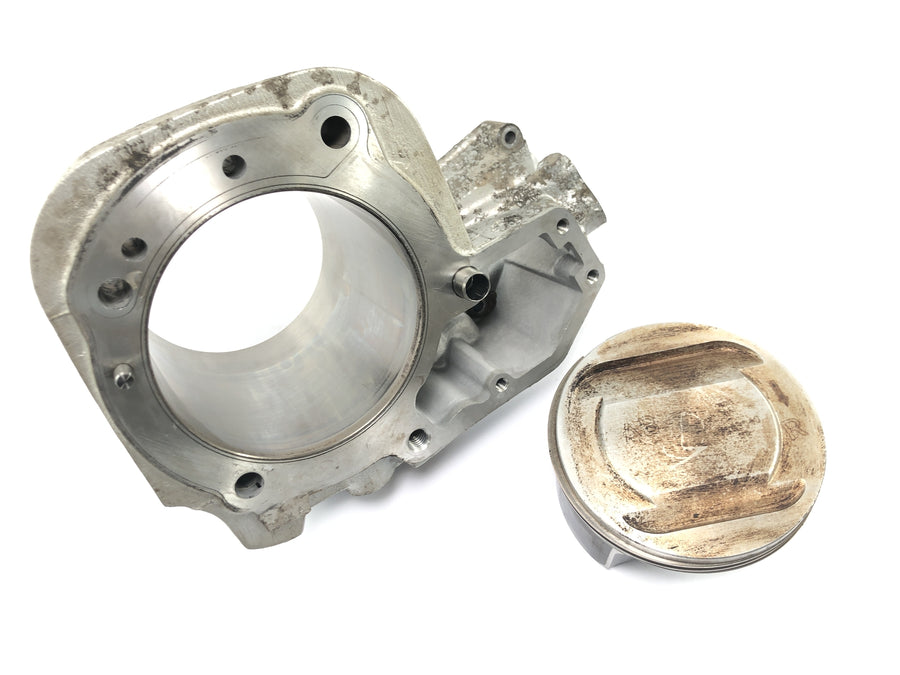 BMW R 1200 R R1ST [2008] - cilindro con pistón a la derecha