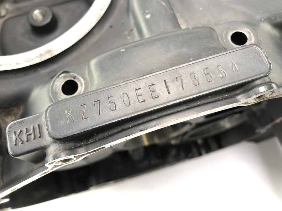 Kawasaki ZR7 ZR750F [1999] - Motor de alojamiento vacío