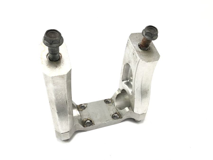 Moto Guzzi Stelvio 1200 4V [2009] - Aluminio para enfriar el manillar del soporte en el manillar en la parte delantera
