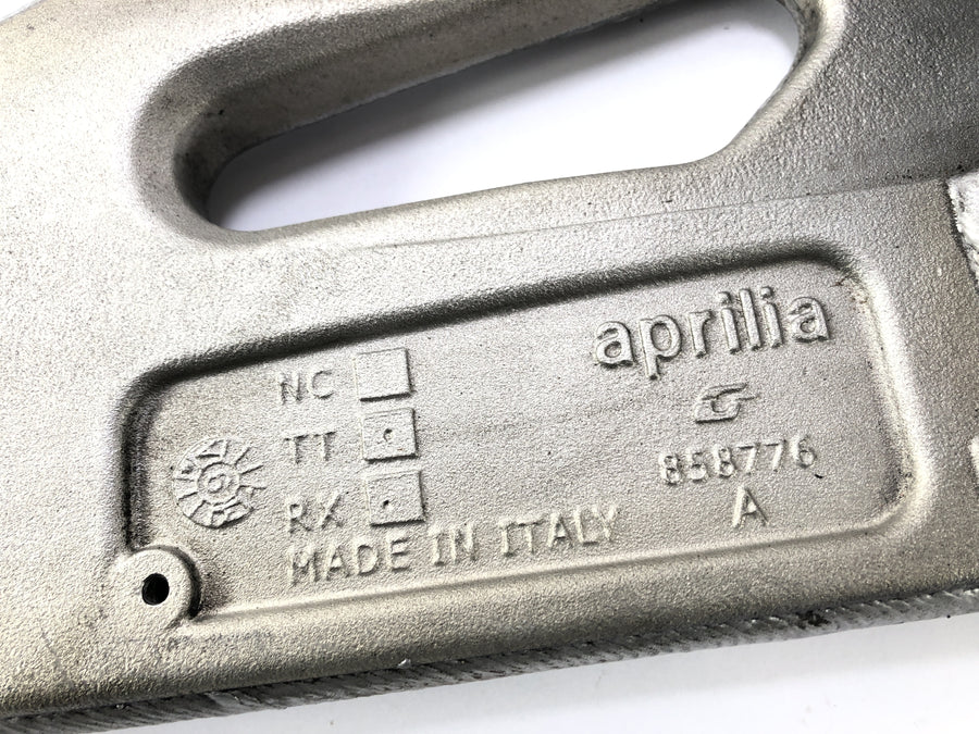 Aprilia RSV4 1000 [2010] - Consumo de ensamblaje roto de la rueda trasera en retroceso.