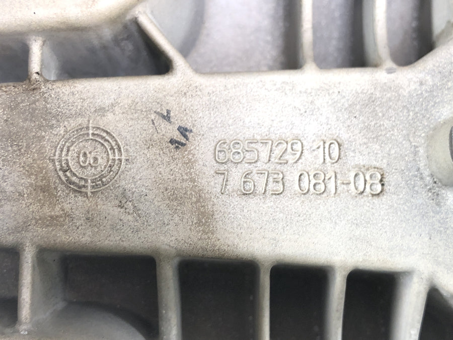 BMW R 1200 R R1ST [2008] - tapa válvula tapa culata izquierda plata magnesio