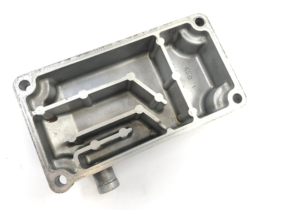 Suzuki GSX R 1100 GV73B [1990] - Tapa del motor de la tapa de ventilación