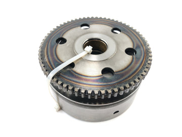 Yamaha XV 1600 Wild Star VP08 [2002] - Rueda polar del rotor del alternador con rueda libre de arranque