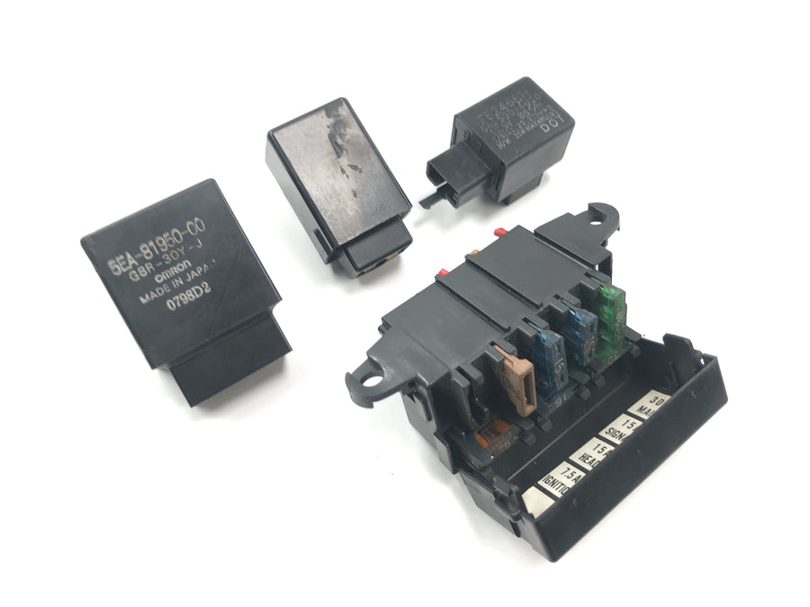 Yamaha XJR 1300 RP02 [1999] - Caja de fusibles caja de relés caja de fusibles