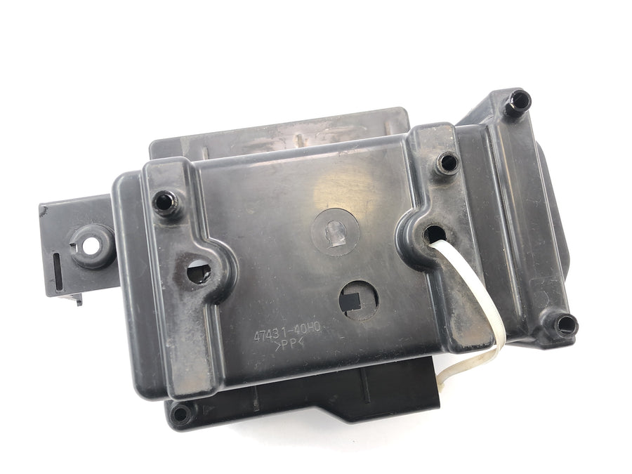 Suzuki VZ 1500 WVCU [2011] - Caja porta baterias carcasa bateria