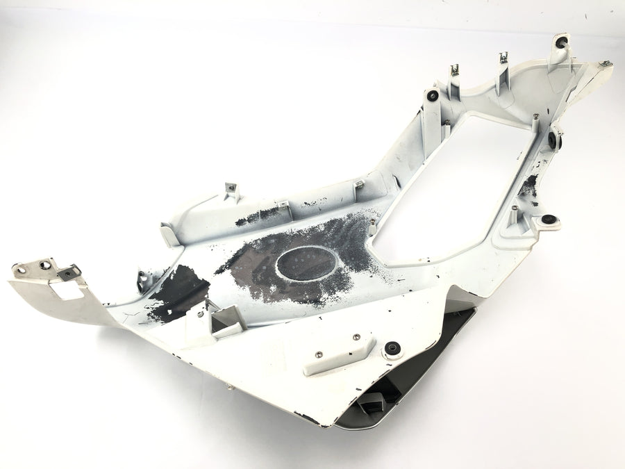 Moto Guzzi Stelvio 1200 4V [2009] - parte del lado cubierto en la parte de desplazamiento derecho