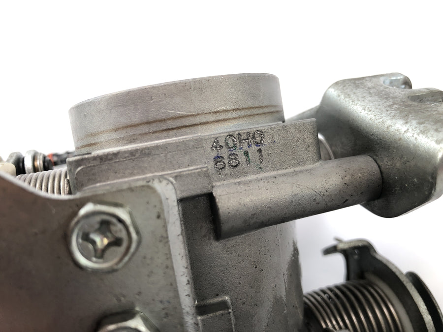 Suzuki VZ 1500 WVCU [2011] - Tapa de control de gas de la válvula de mariposa