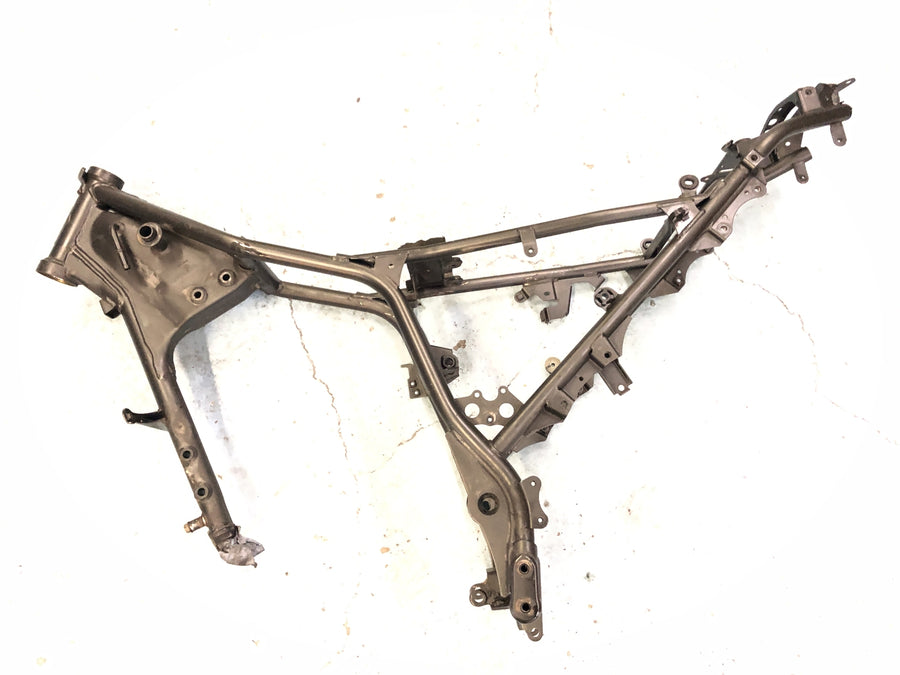 Yamaha XT 660 DM01 [2004] - Marco con papeles