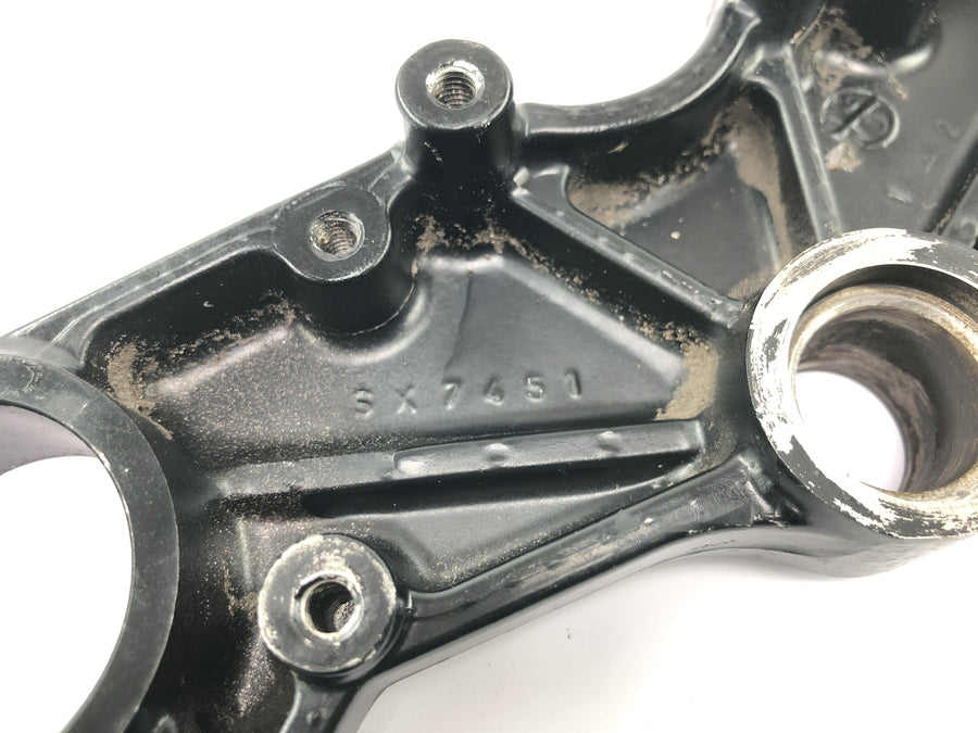 Suzuki GSX R 1100 GU74C [1987] - puente superior de horquilla, puente de dirección, abrazadera delantera