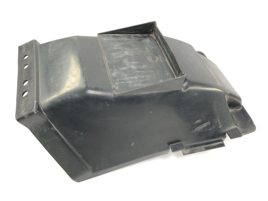 Kawasaki GPZ 1000 RX [1987] - Fender en la parte posterior. Disfraz de revestimiento interior