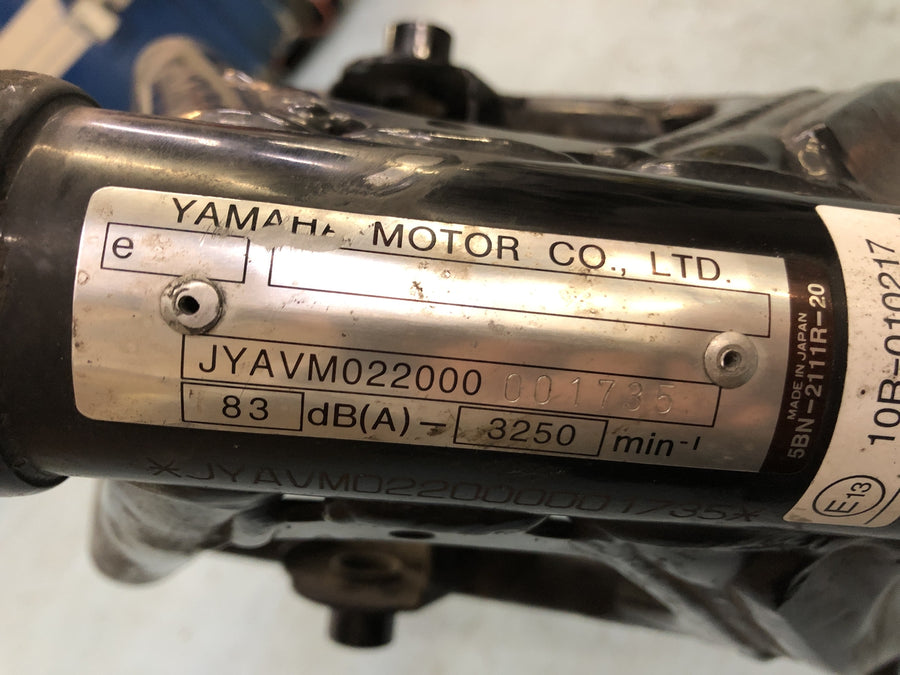 Yamaha XVS 650 Drag Star VM02 [1998] - Marco con papeles