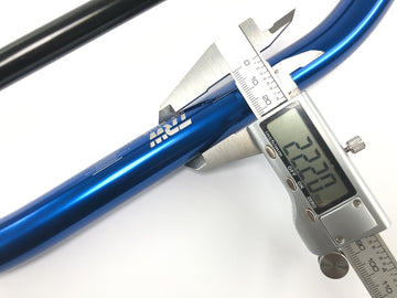 Yamaha DT 125 R DE03 [2000] - Travesaño manillar aluminio reforzado azul - 0