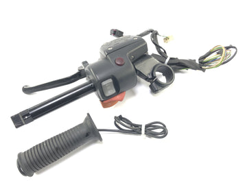 BMW R 1100 S R11S [2005] - Accesorios de manillar a la izquierda con un interruptor de manillar y bomba de embrague de dirección.