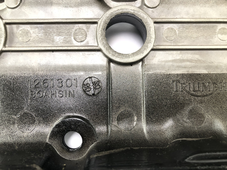 Triumph Sprint St 1050 [2005] - Tapa del motor de la tapa de la válvula