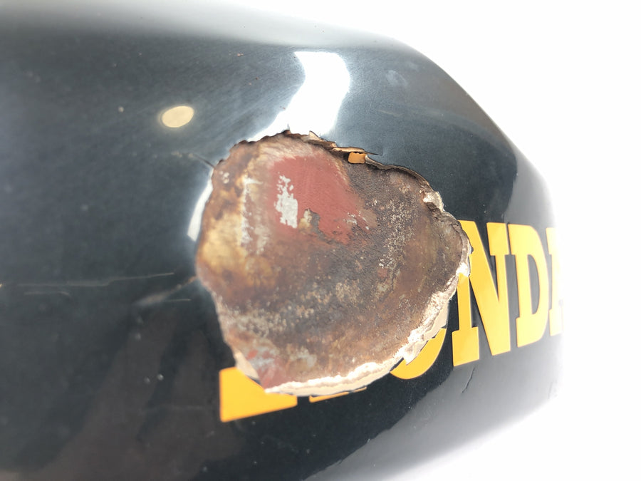 Honda CBR 900 RR Fireblade SC33 [2000] - Depósito depósito de combustible depósito de gasolina contenedor depósito con abolladura