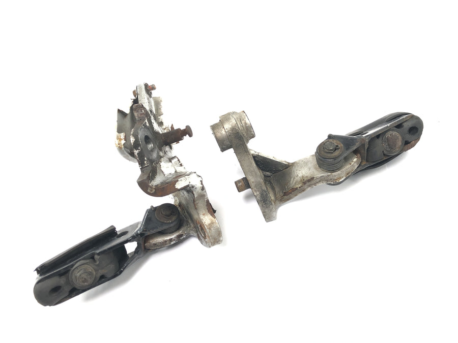 Honda XRV 750 Africa Twin RD04 [1990] - Sistema de reposapiés del conductor izquierdo y derecho