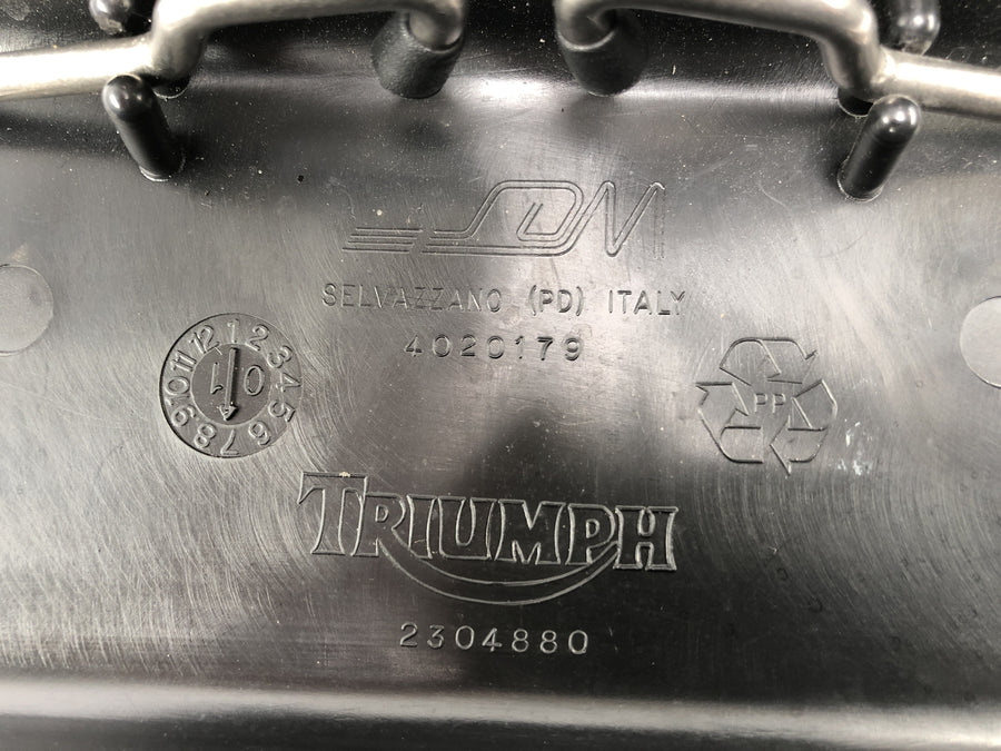 Triumph Daytona 955i T595N [2003] - Asiento de Socius sentado en la parte posterior