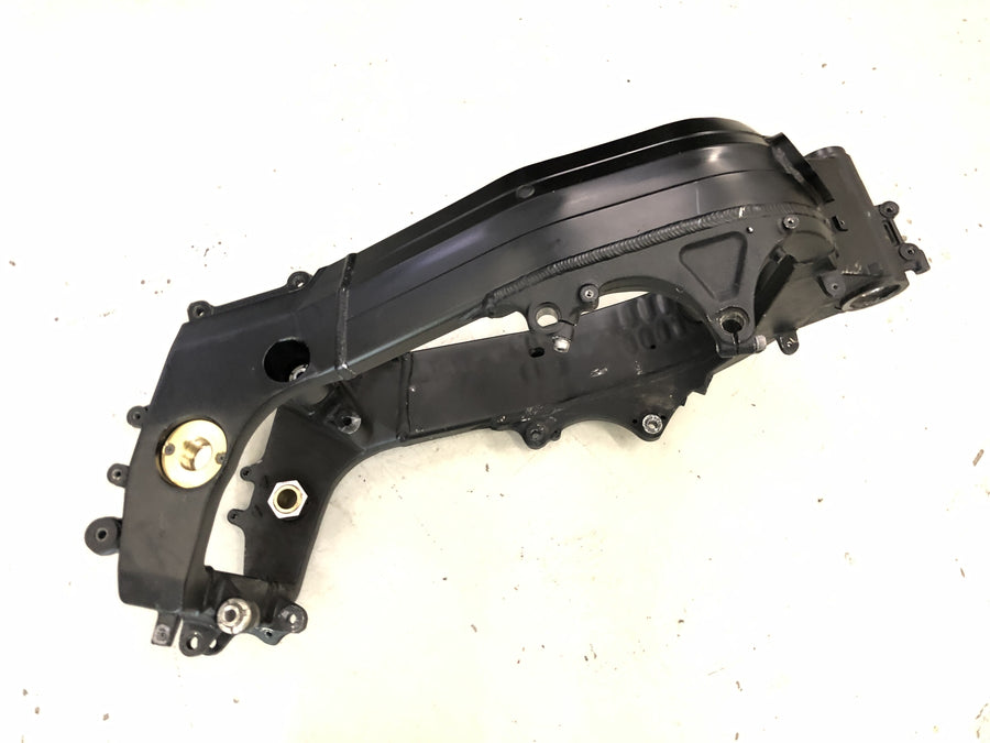 Suzuki GSX R 1000 WVBZ K3 [2003] - Chasis con papeles marco principal