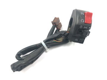 Yamaha YZF R1 RN04 [2001] - Montaje interruptor interruptor manillar derecho