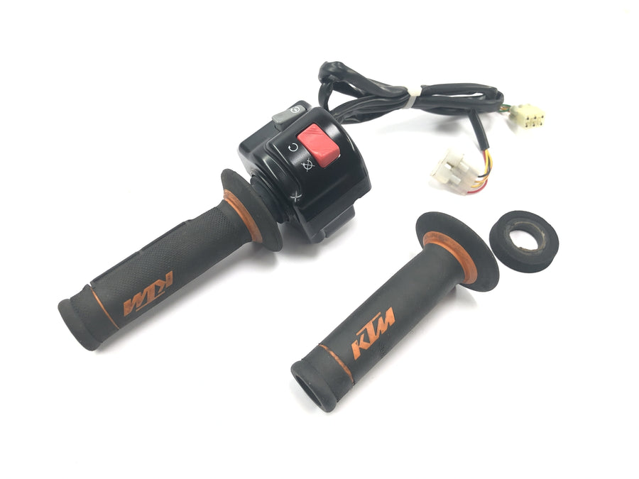 KTM Duke 690 A3 [2012] - Unidad interruptor montaje puño acelerador derecho manillar manillar