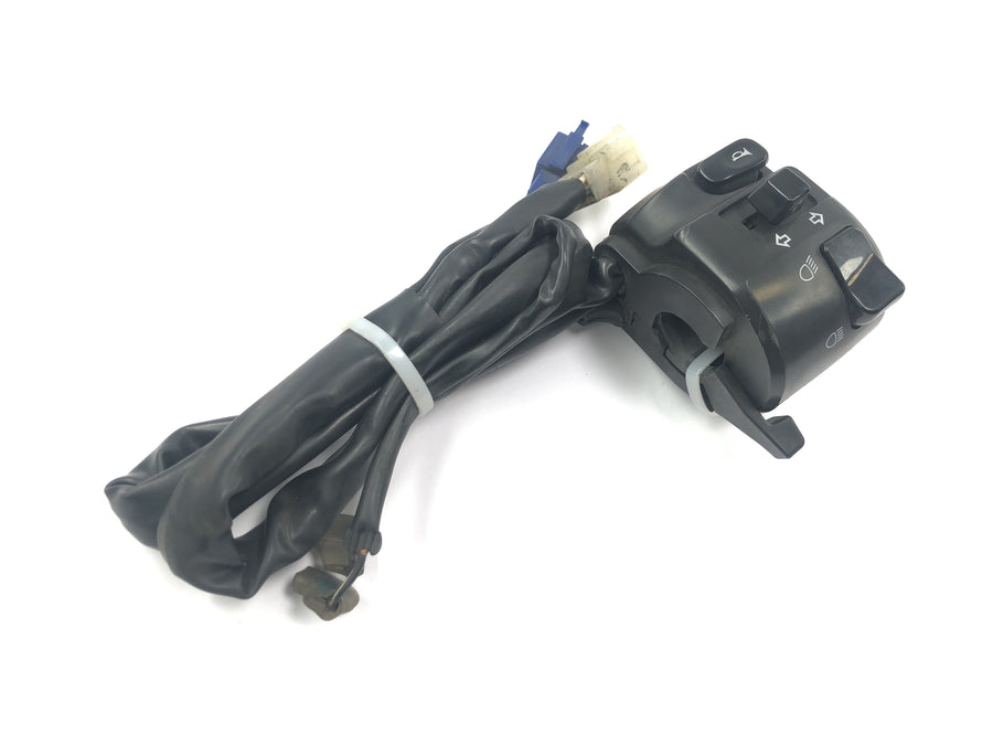 Yamaha YZF R1 RN04 [2001] - Montaje interruptor centralita interruptor manillar izquierdo