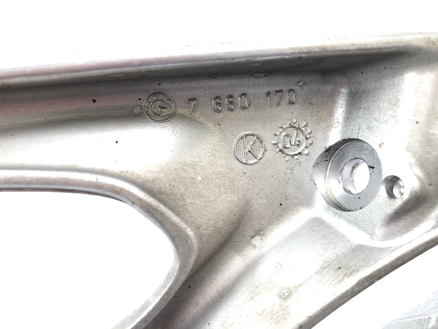 BMW K 1200 S K12S [2004] - Reposapiés del pasajero derecho con placa reposapiés