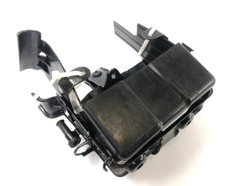 Honda XBR 500 PC15 [1989] - Soporte de la batería del soporte de la caja de la batería Absorción de batería
