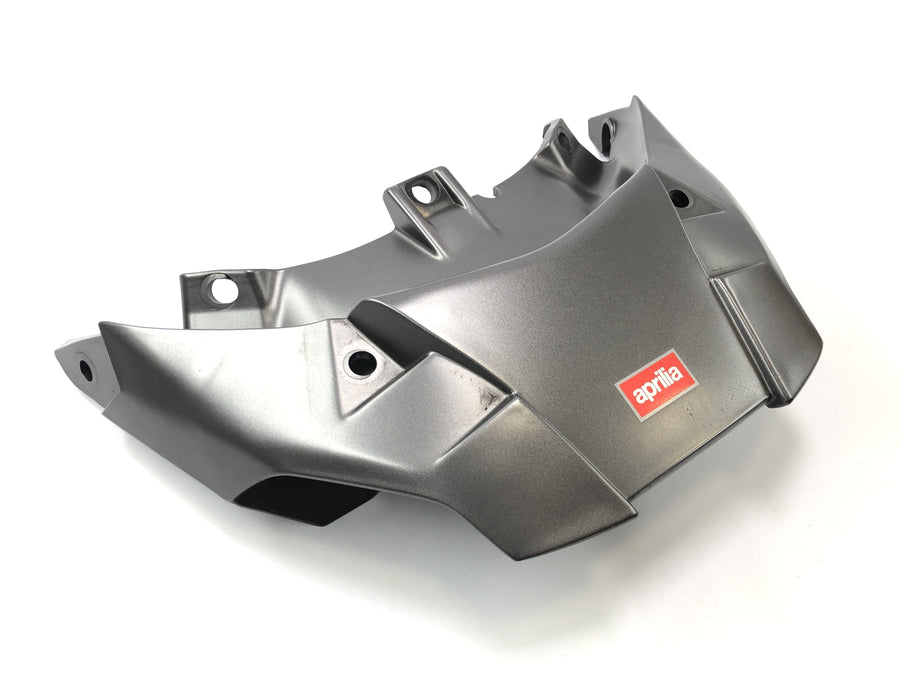 Aprilia RST 1000 Futura [2002] - revestimiento trasero en el medio