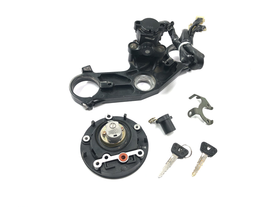 Yamaha YZF R1 RN04 [2001] - Juego de cerradura con cerradura de encendido, tapa de depósito, bloqueo de dirección, puente de horquilla en la parte superior