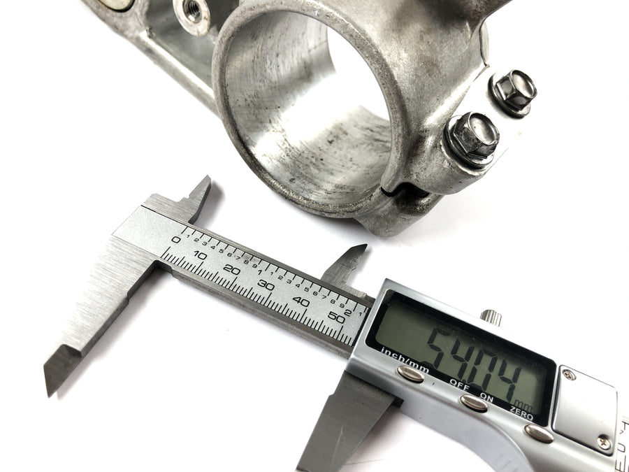 Suzuki GSX R 1000 WVB6 K6 [2006] - Puente inferior de horquilla, abrazadera de horquilla del puente inferior del cabezal de dirección