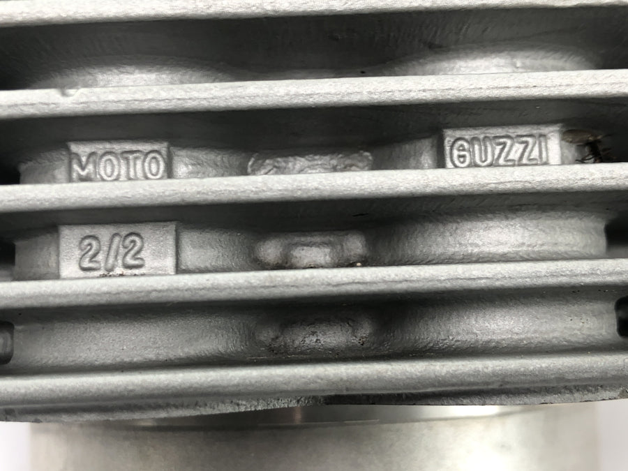 Moto Guzzi V11 Sport [1999] - cilindro con pistón a la derecha