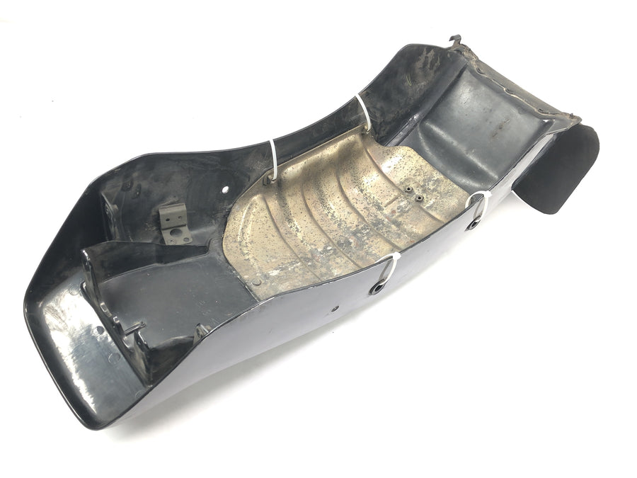 Yamaha XVS 650 Drag Star VM03 [2001] - Kot Wing en la hoja de protección del guardabarros traseros