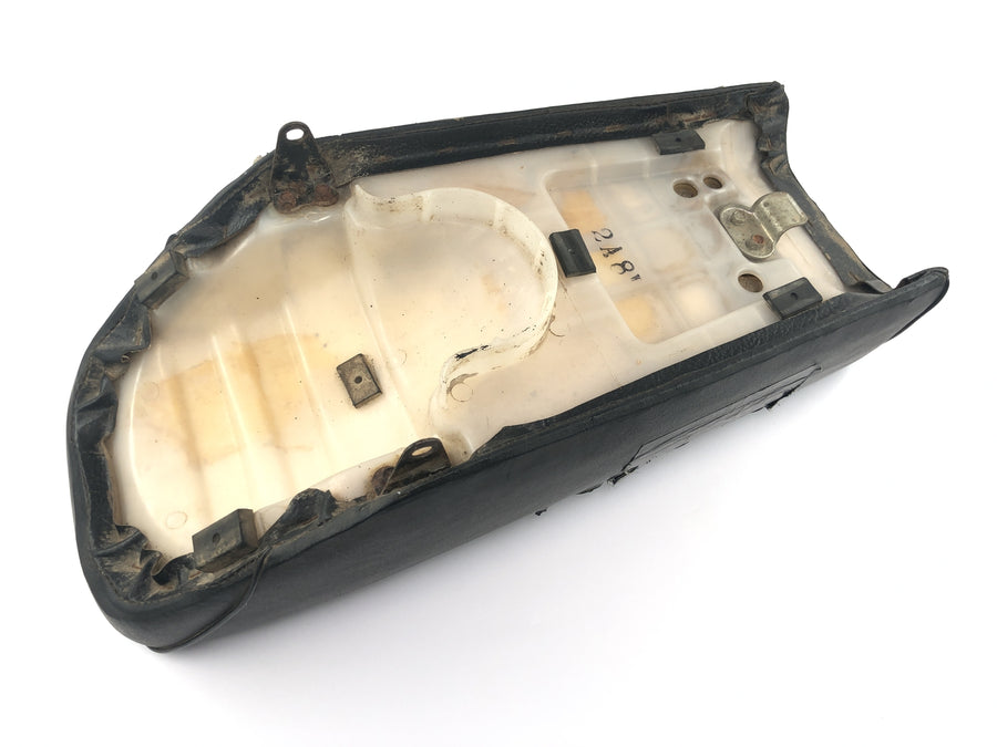 Yamaha DT 175 2K4 [1982] - Funda del cojín del asiento defectuosa