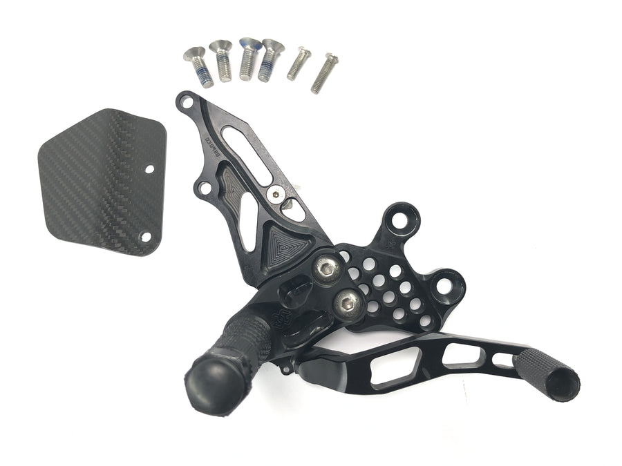 Suzuki GSX R 1000 WVB6 K6 [2006] - Informe del sistema de reposapiés de Gilles Tooling con reposapiés del conductor