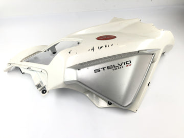 Moto Guzzi Stelvio 1200 4V [2009] - parte del lado cubierto en la parte de desplazamiento derecho