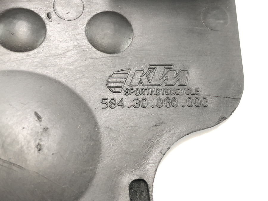 KTM 640 LC4 Prestige [2005] - tapa piñón plastico