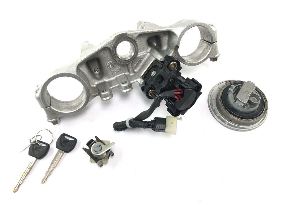Honda FMX 650 RD12 [2006] - Juego de cerradura, cerradura de encendido, tapa de depósito, puente de horquilla superior